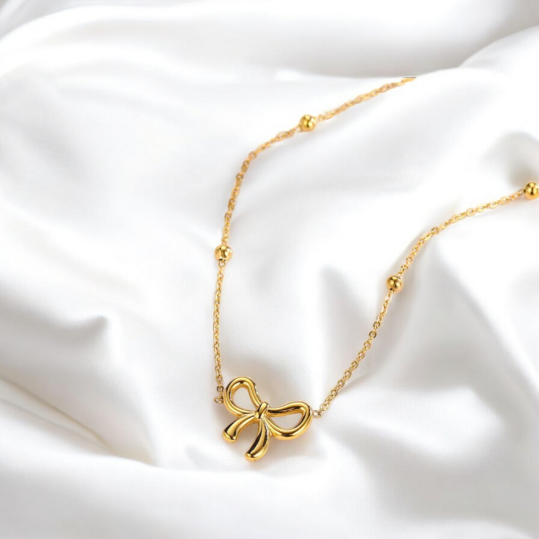 Quinn | Gold Plated Bow Shaped Pendant Necklace