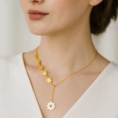 Daisy | 18K Gold Plated Floral Motif Pendant Waterproof Necklace