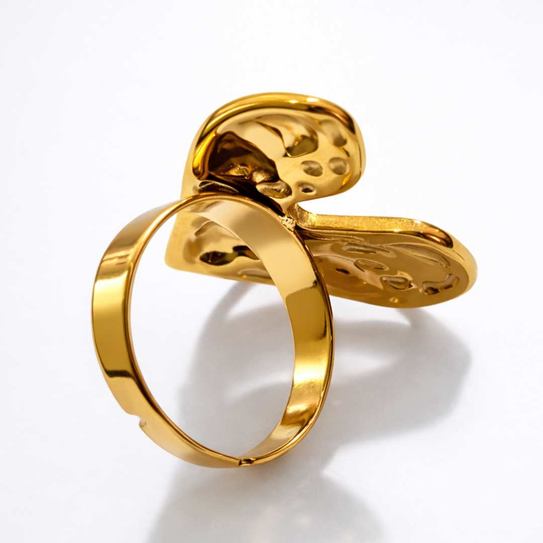 Avena | Gold-Plated Heart Hammered Resizeable Ring