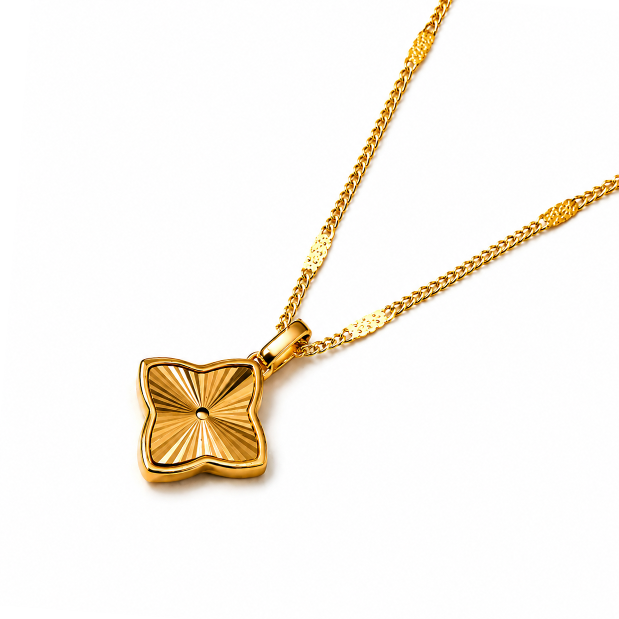 Zélie | Gold Plated Textured Four-Leaf Clover Necklace