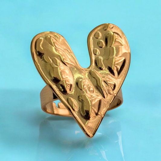Avena | Gold-Plated Vintage Chunky Heart Hammered Resizeable Ring