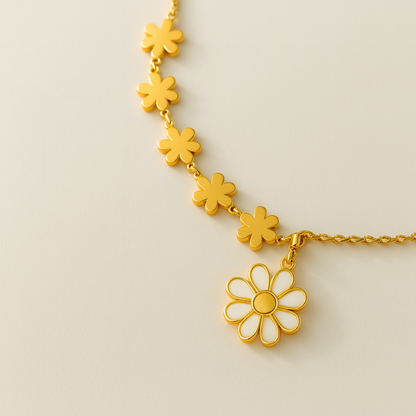 Daisy | 18K Gold Plated Floral Motif Pendant Waterproof Necklace