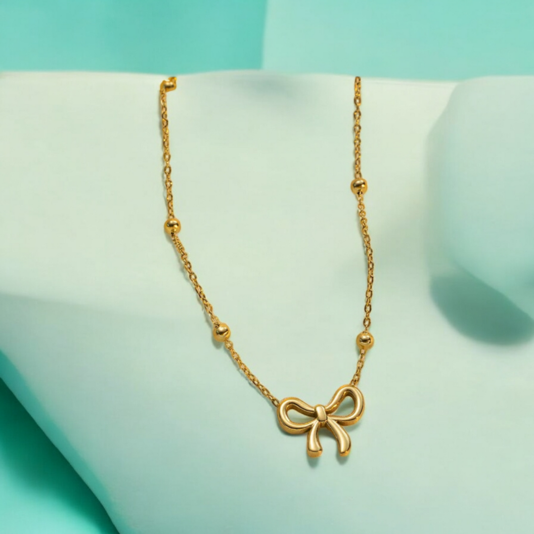 Quinn | Gold Plated Bow Shaped Pendant Necklace