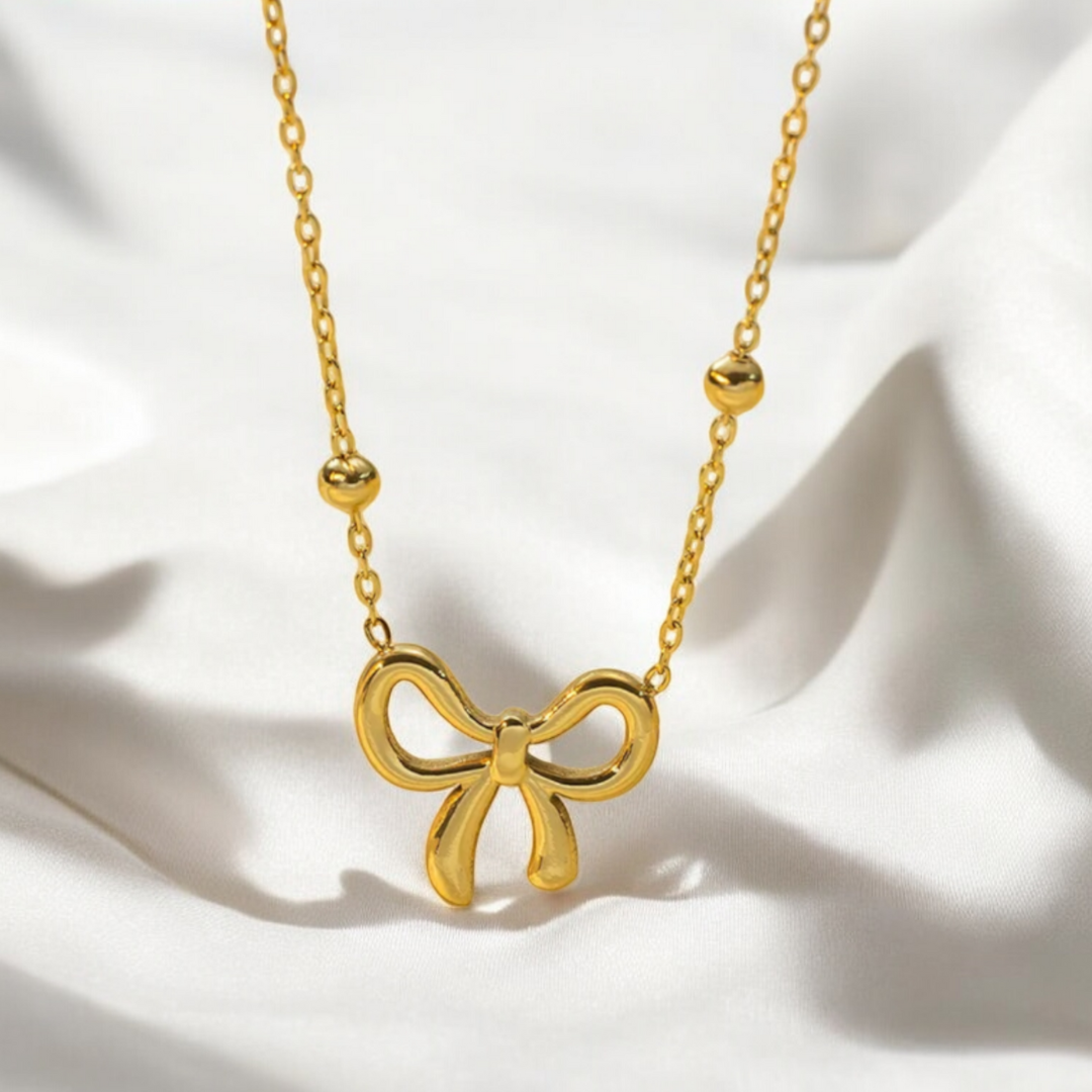 Quinn | Gold Plated Bow Shaped Pendant Necklace