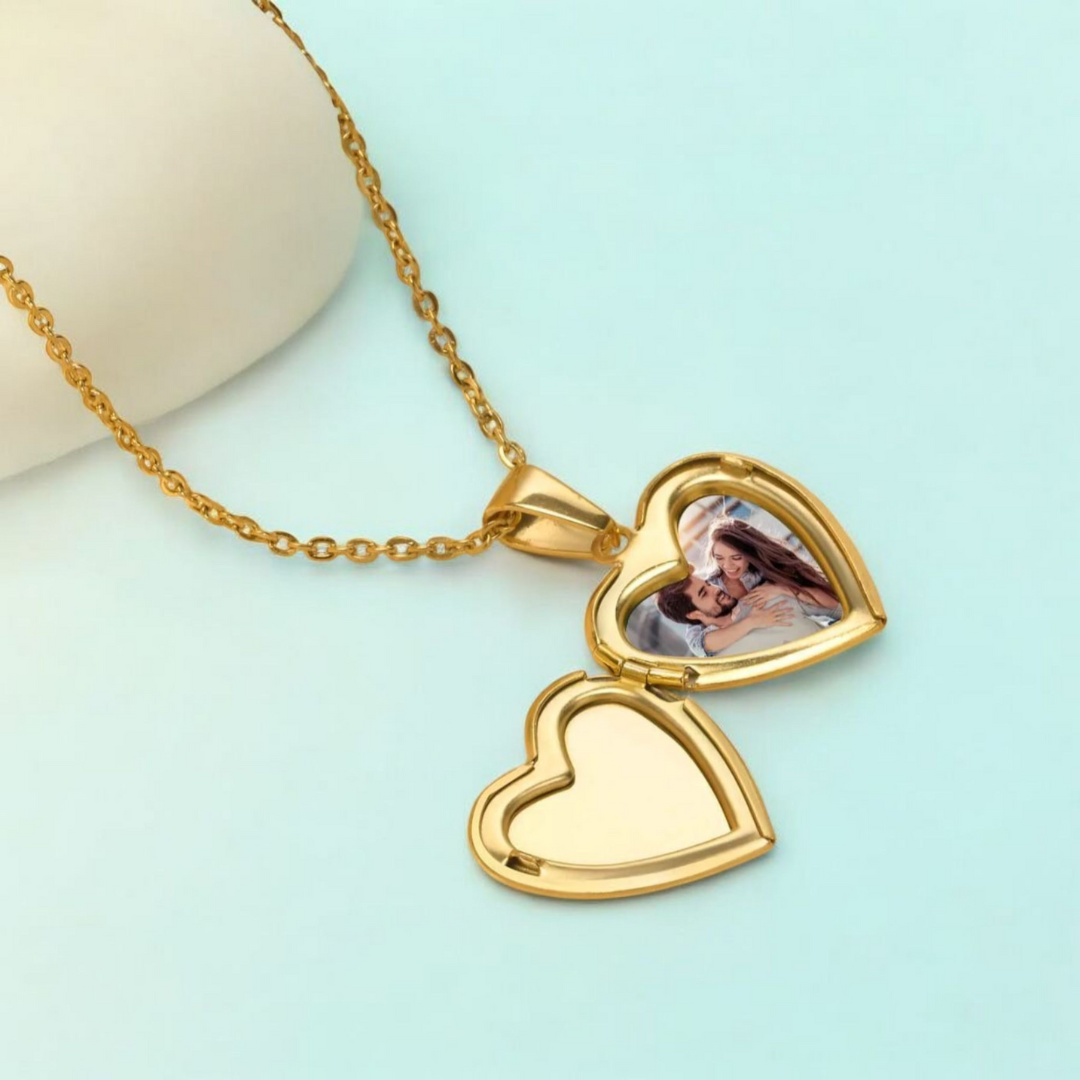 Rochelle | Gold (18K) Plated Heart Photo Frame Locket Pendant Waterproof Necklace