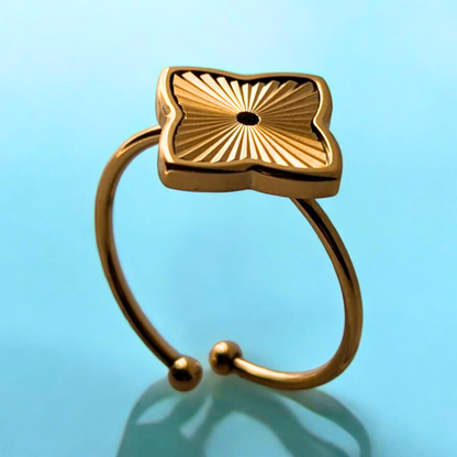 Eva | Gold (18K) Plated Four-Leaf Clover Flower Waterproof Ring