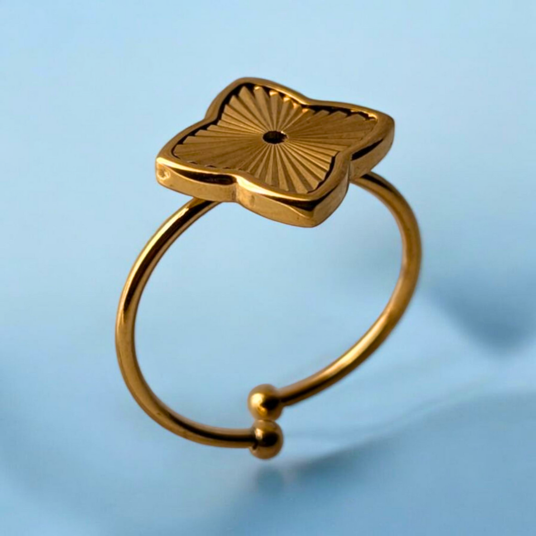 Eva | Gold (18K) Plated Four-Leaf Clover Flower Waterproof Ring