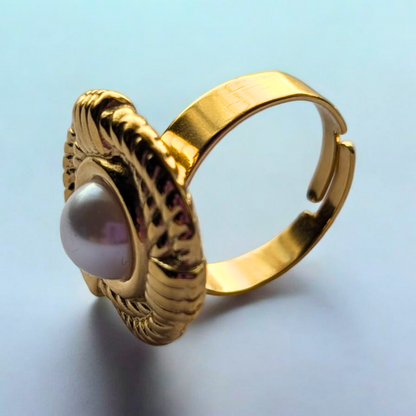 Zoe | Gold Plated Vintage Chunky Resizable Ring with a Round Pearl