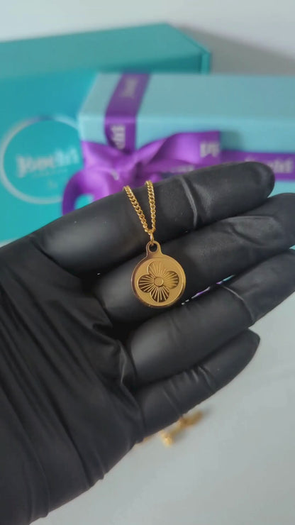 Elizabeth | Clover Coin Pendant Necklace - 18K Gold Plated Four-Leaf Waterproof Chain