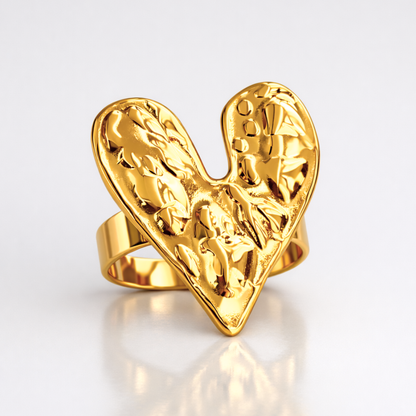 Avena | Gold-Plated Heart Hammered Resizeable Ring