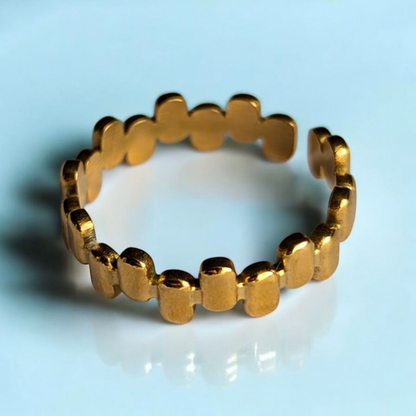 Ava | Gold Plated Vintage Stacking Resizable Ring